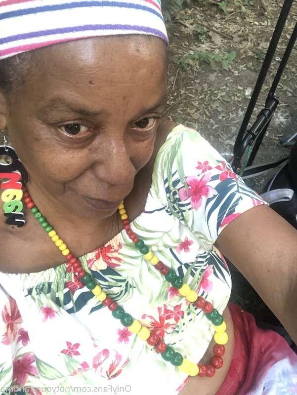 Sexy Jamacian Granny!