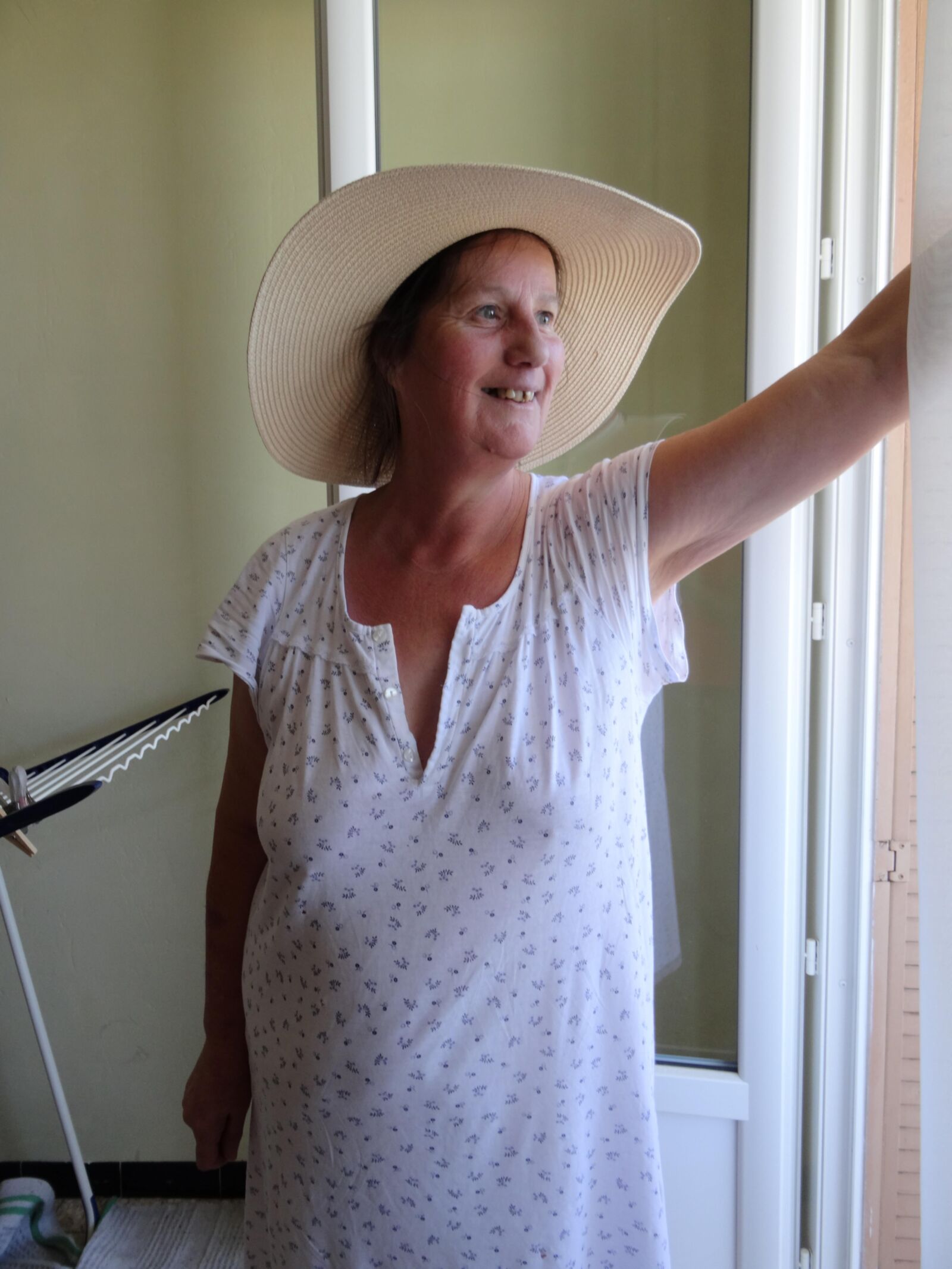 Chubby granny Nicole with hat big tits HD