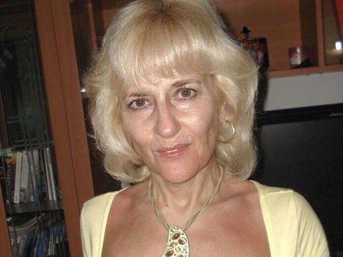 Older women Make Me Hard ()