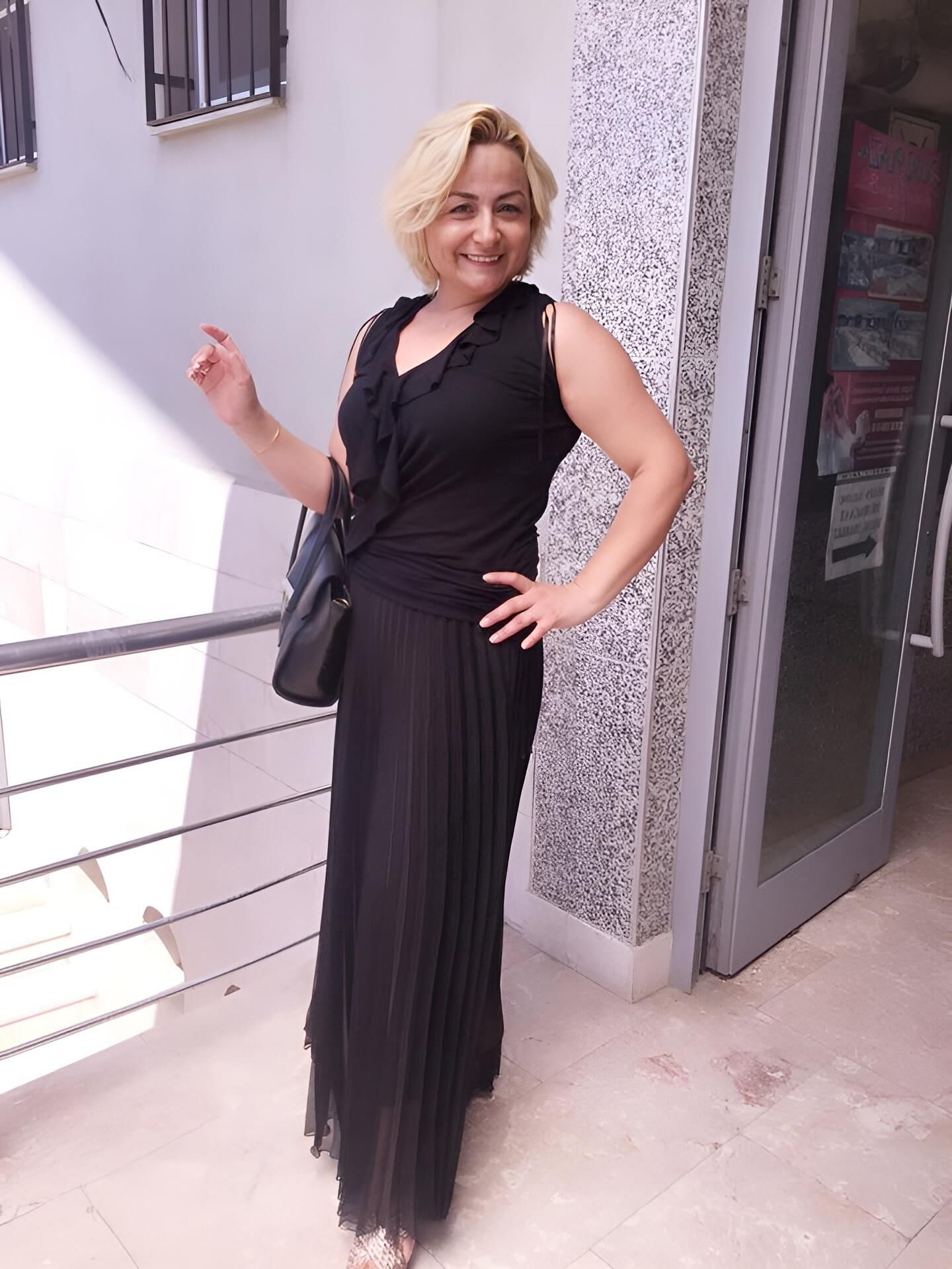 TURKISH MATURE LADY PICTURES 