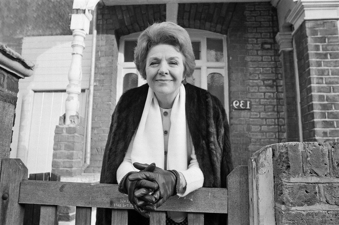 NOELE GORDON