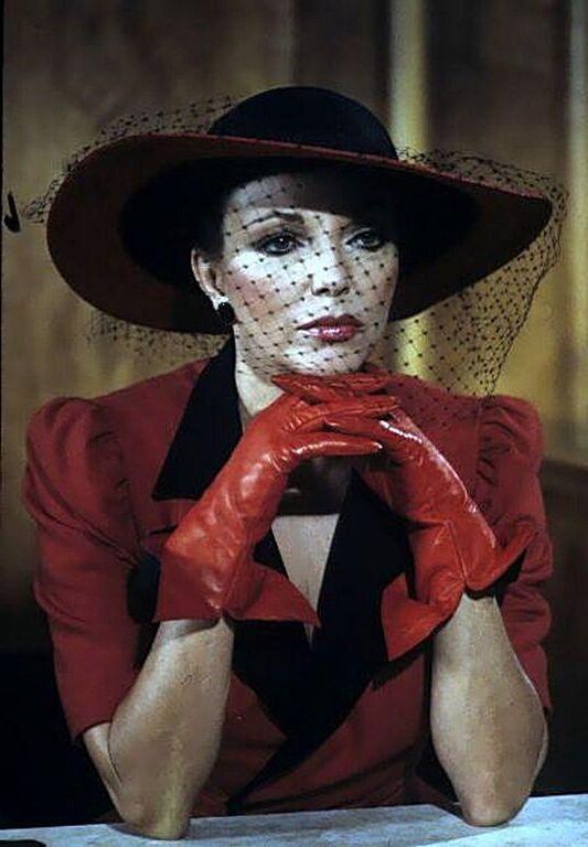 JOAN COLLINS
