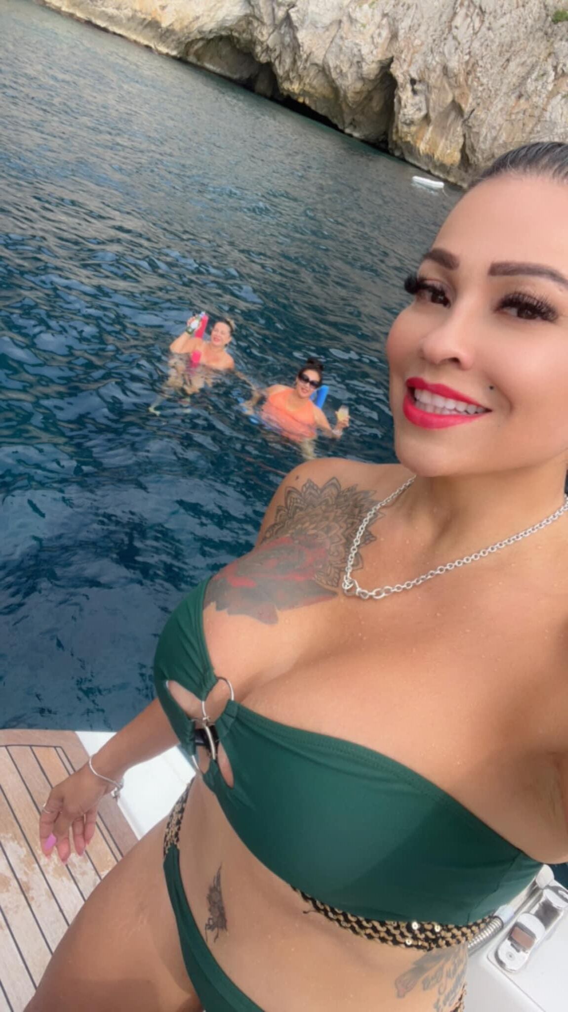 Sexy Latina Milf N Friends