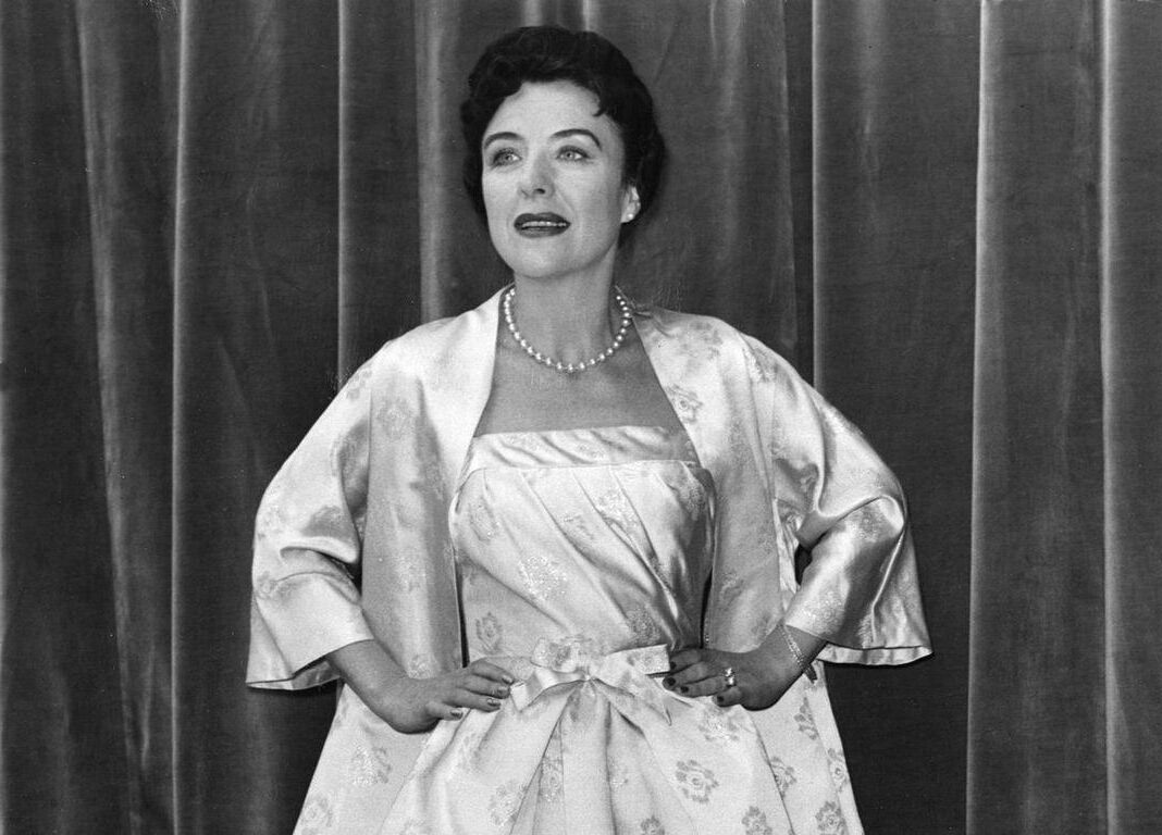 NOELE GORDON