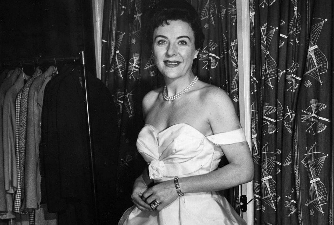 NOELE GORDON