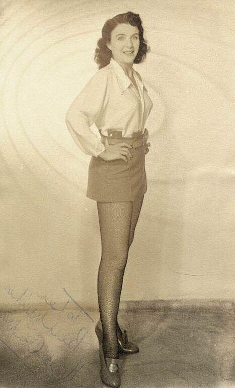 NOELE GORDON