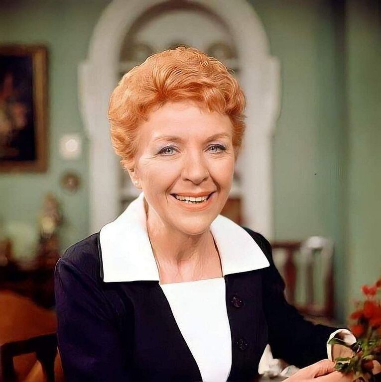 NOELE GORDON