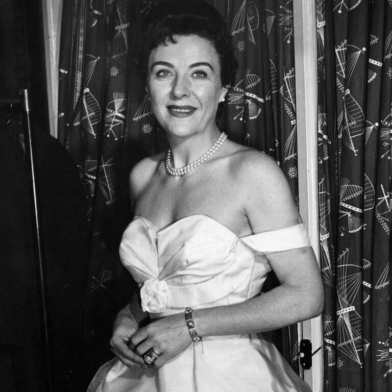 NOELE GORDON