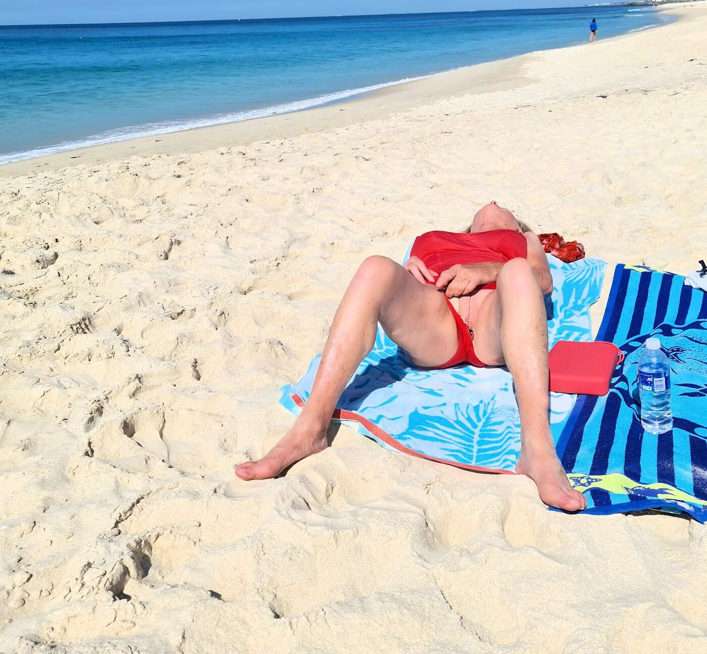 ❤️Our lovely LADY DI@NE😍adores the BEACH❤️!