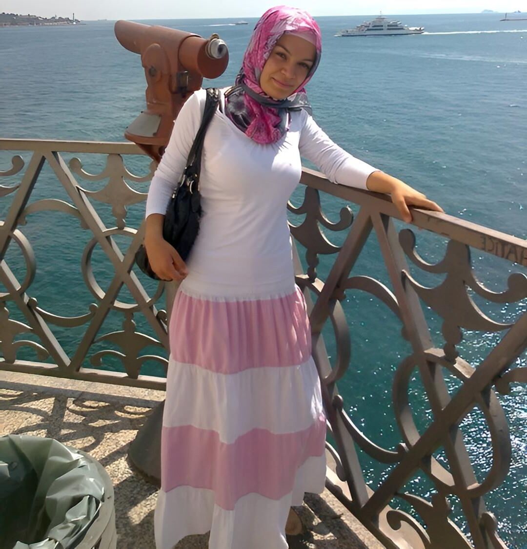 VINTAGE TURKISH HIJAB SEXSI PHOTO 