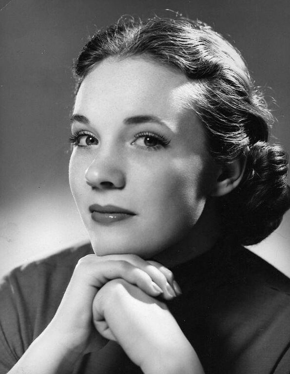 JULIE ANDREWS