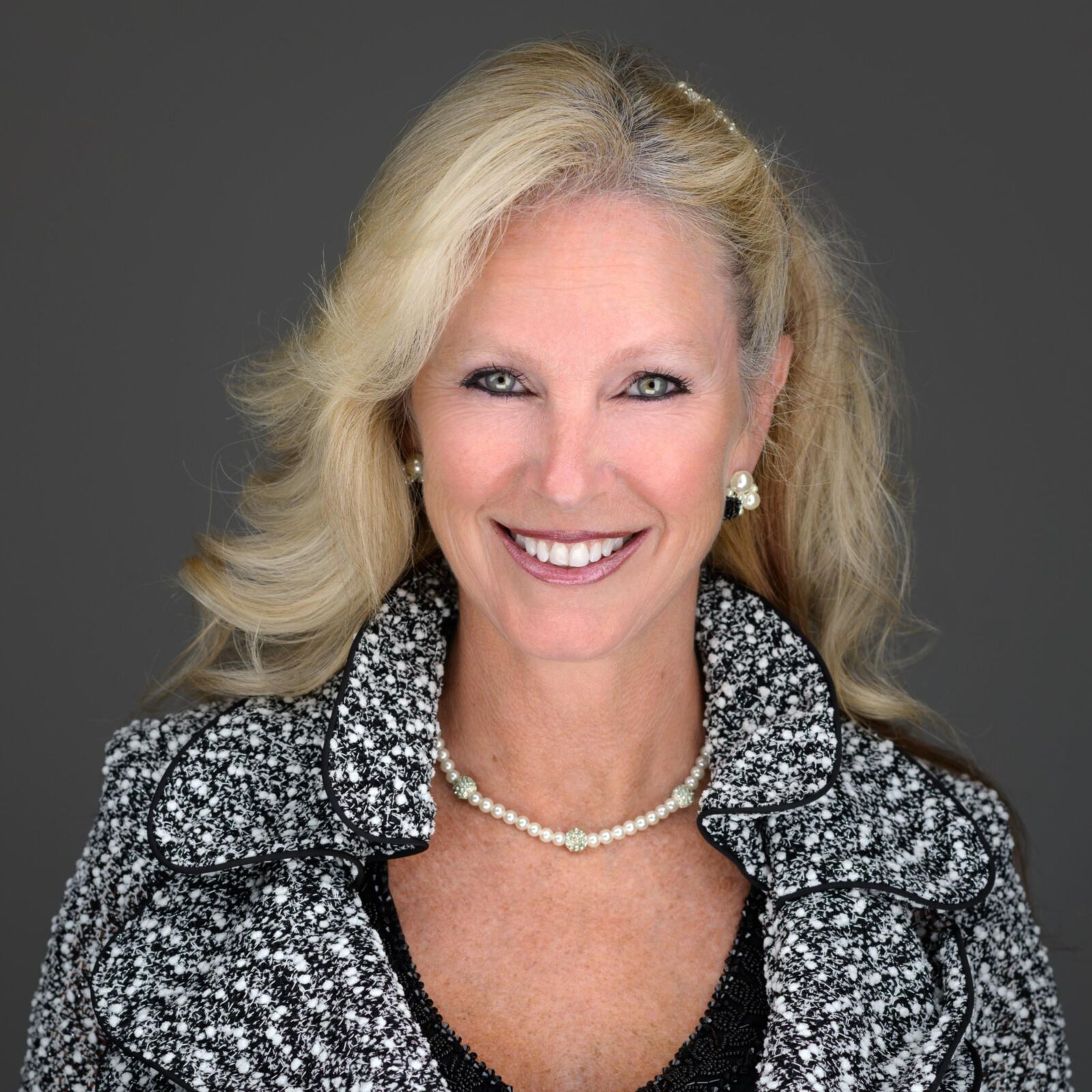 Gina James (Regina Dunn)