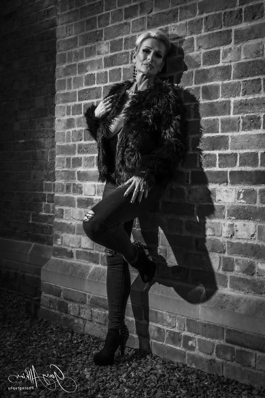Caroline Thacker (Roo)
