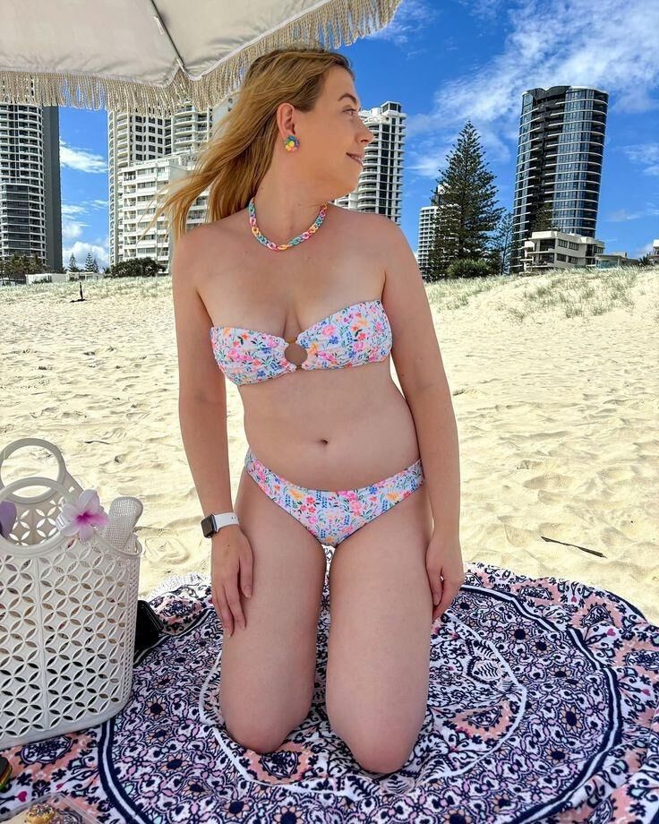 Bikinis und Badeanzüge: Welche mögen Sie? 