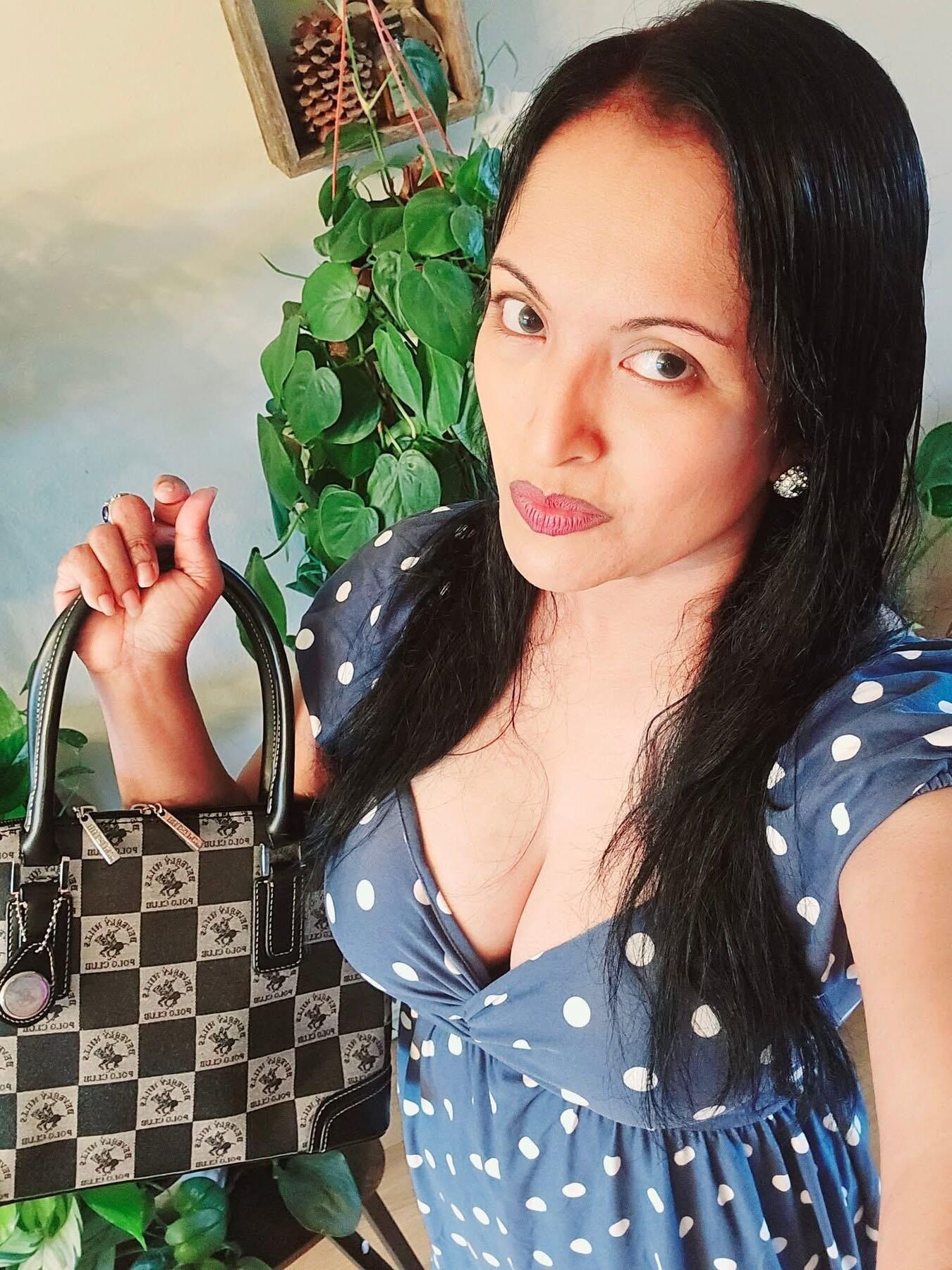 Sonali Rathnayaka Hot