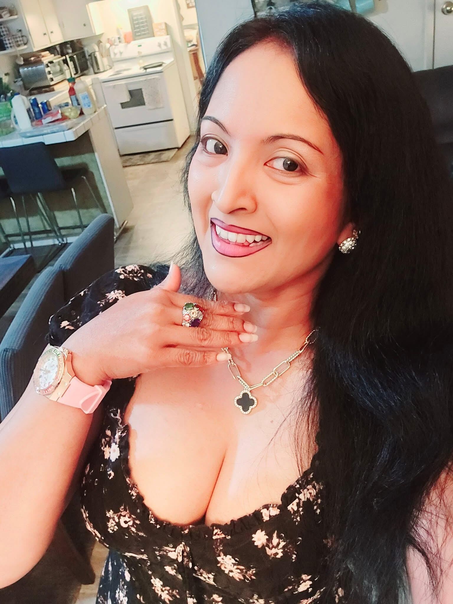 Sonali Rathnayaka Hot