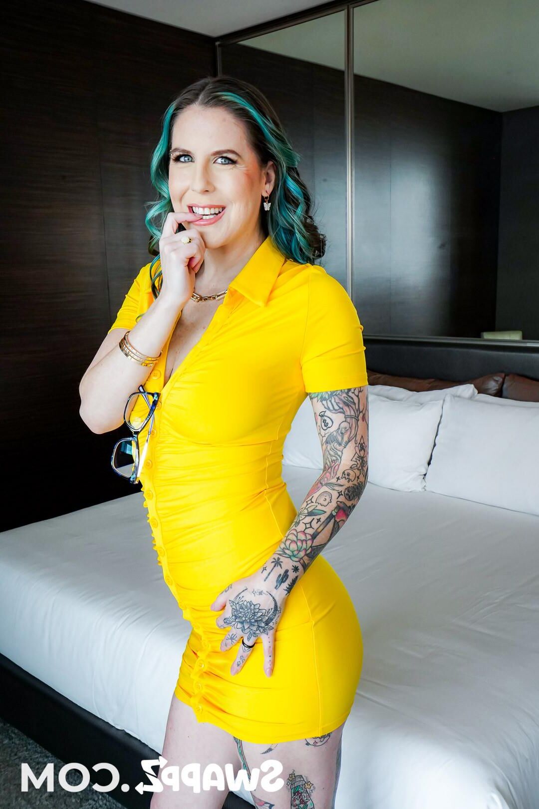Nikki Zee Yo, Jessica Aaren Yo Stepmoms quiere ser follada