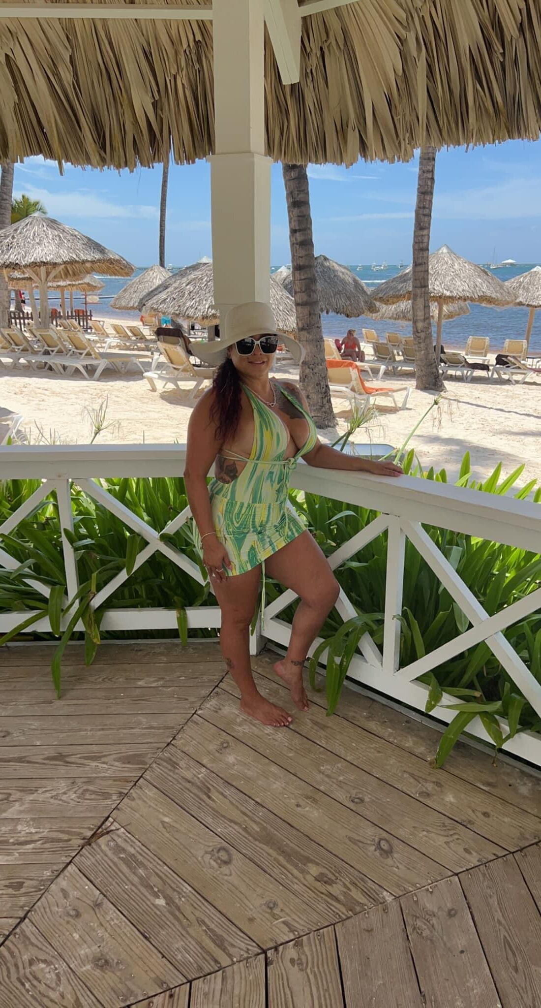 Sexy Latina Milf
