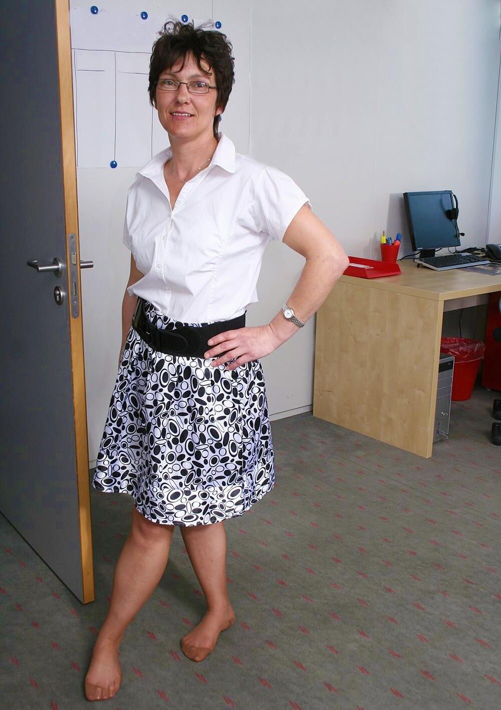 Tag im büro kundenbetreuerin franziska в Strumpfhosen