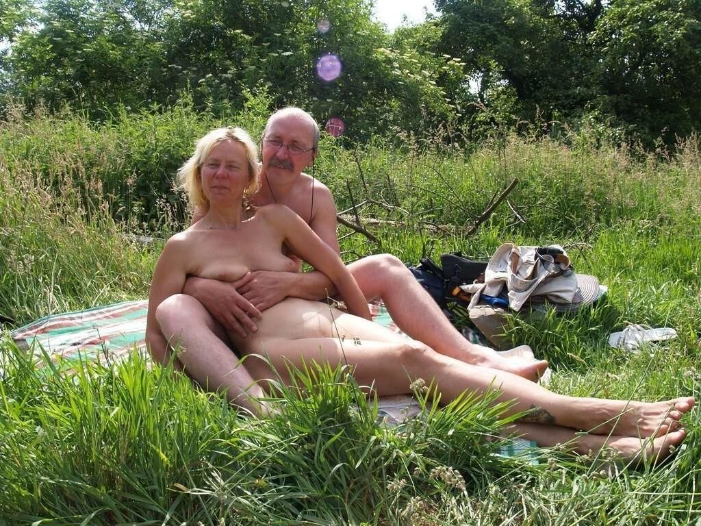 Nudistes