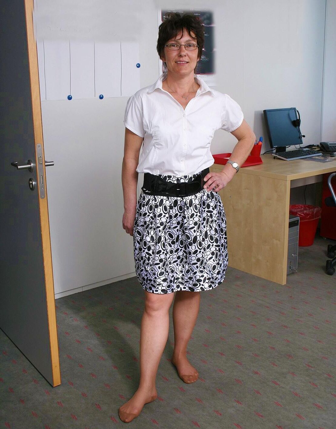 Tag im büro kundenbetreuerin franziska в Strumpfhosen