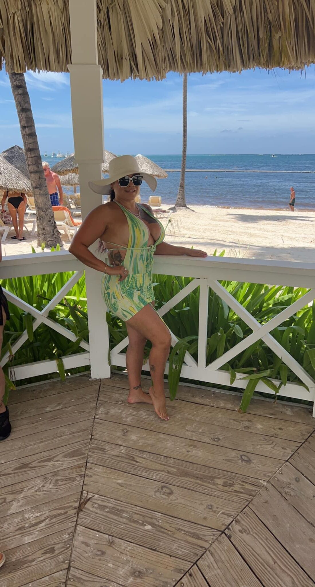 Sexy Latina Milf