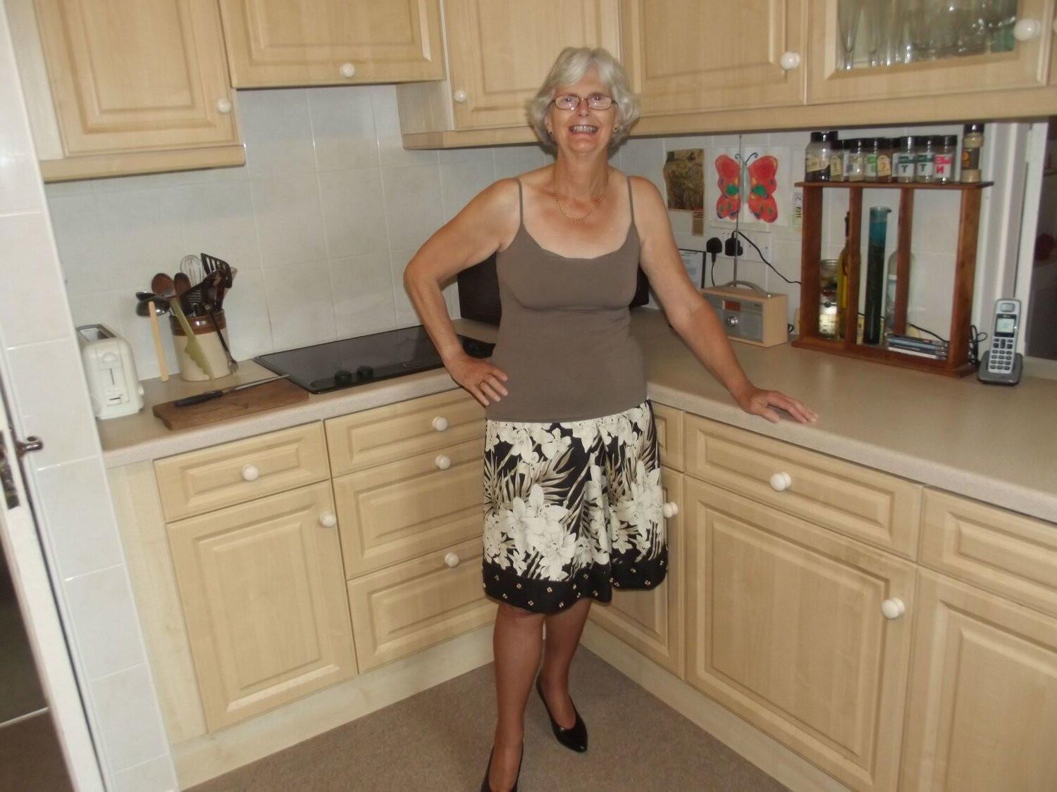 Granny Amateur UK Mary