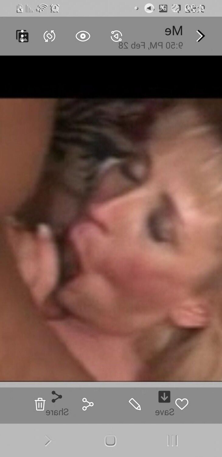 Gilf Bomb Monika