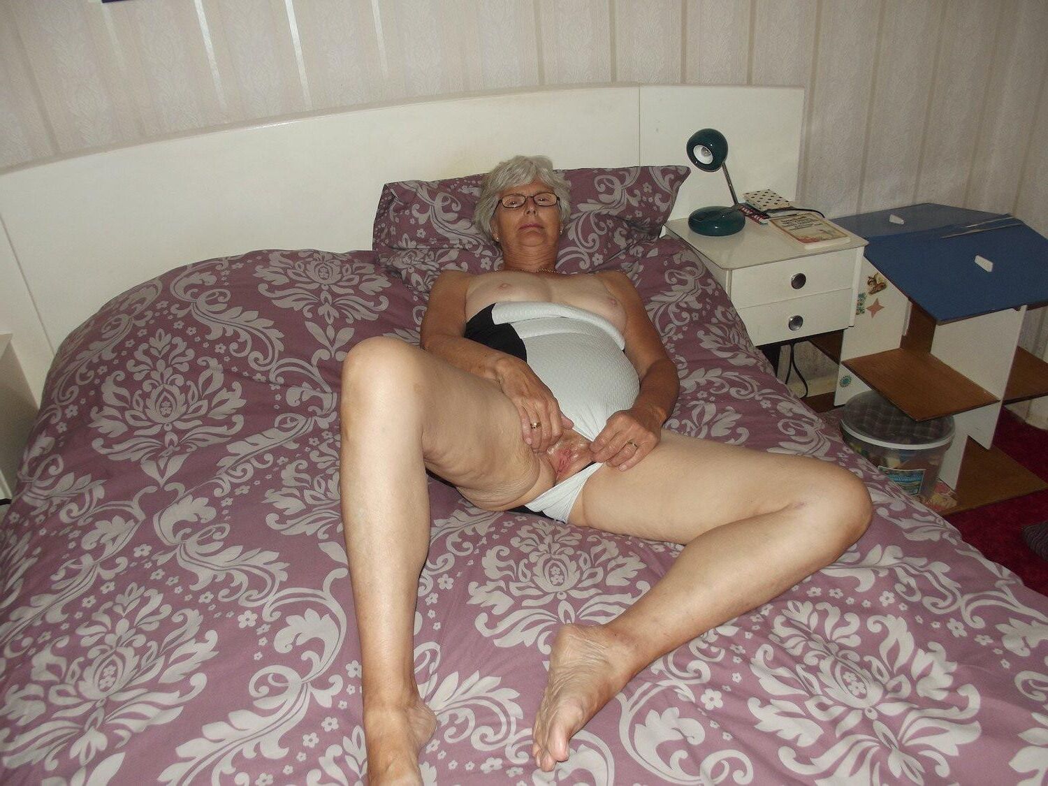 Granny Amateur UK Mary