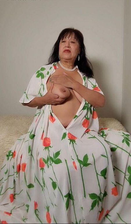 ZILAH, A MATURE LADY WITH BEAUTIFUL RIPE BOSOMS