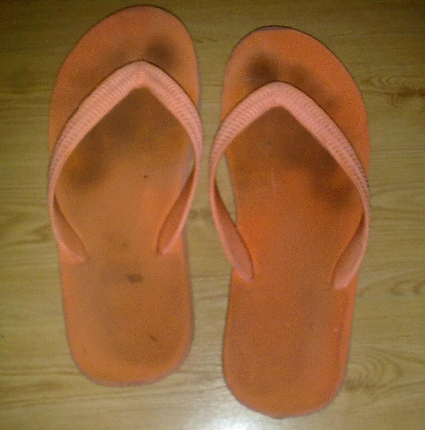 Los pies ásperos de mamá latina