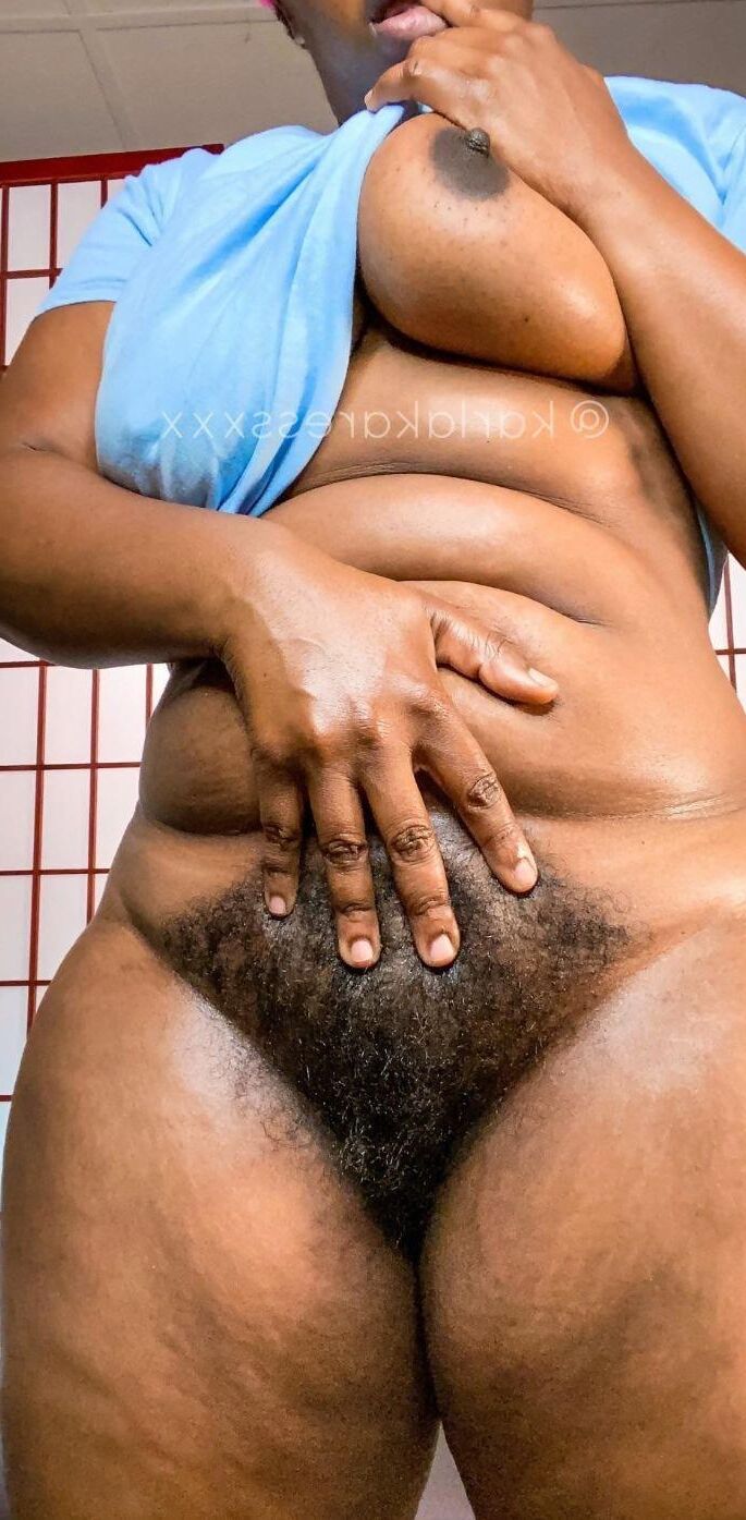 Pusado peludo Ebony grueso