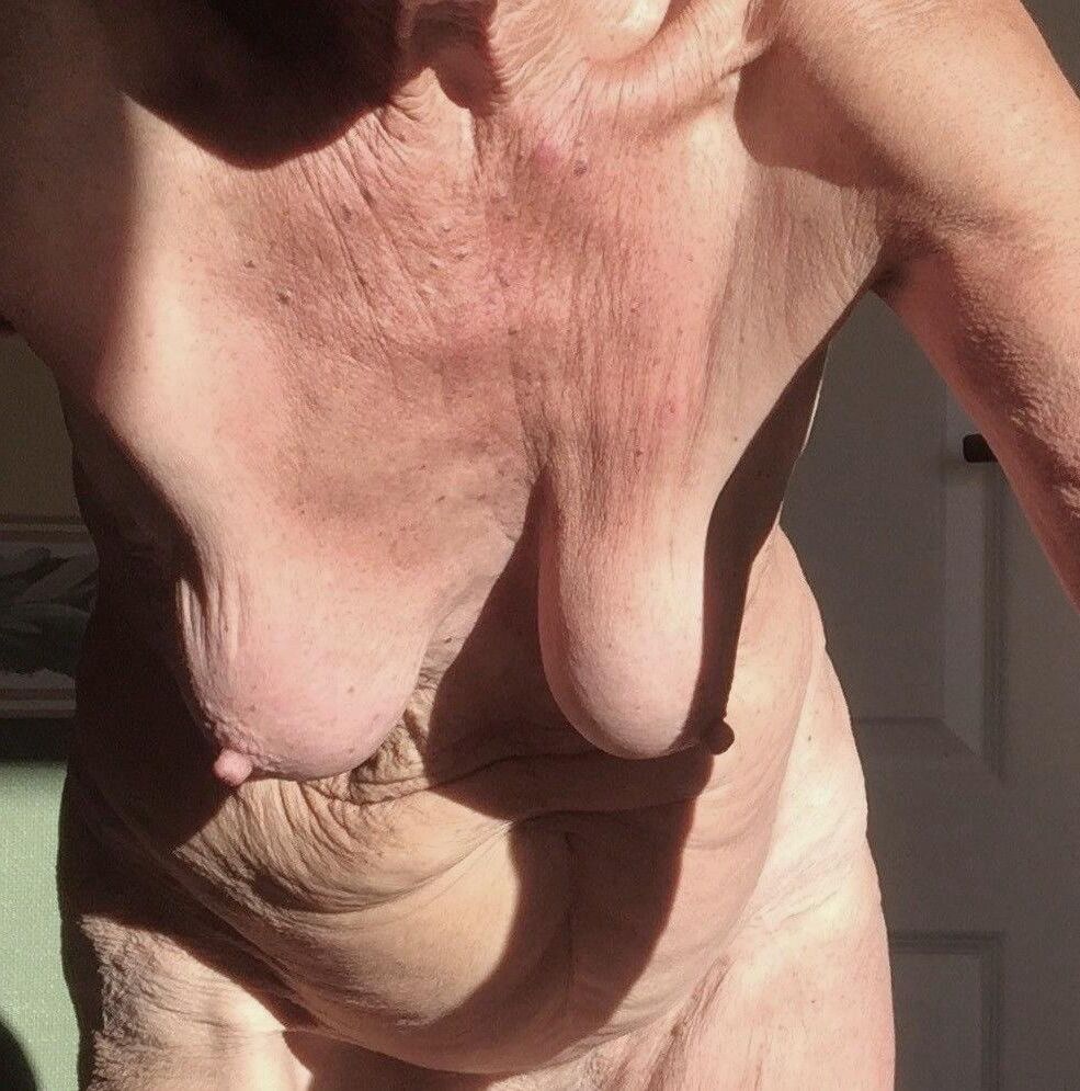 Grannies de aficionados tetas para lamer y amasar