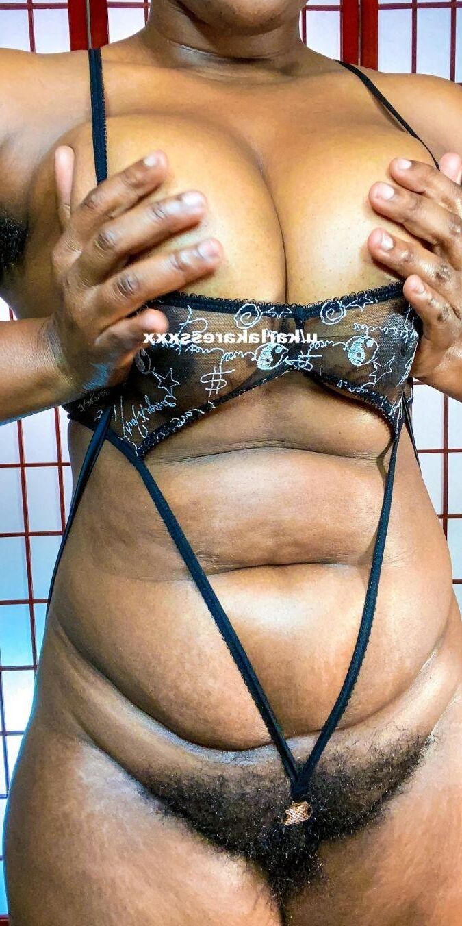 Pusado peludo Ebony grueso