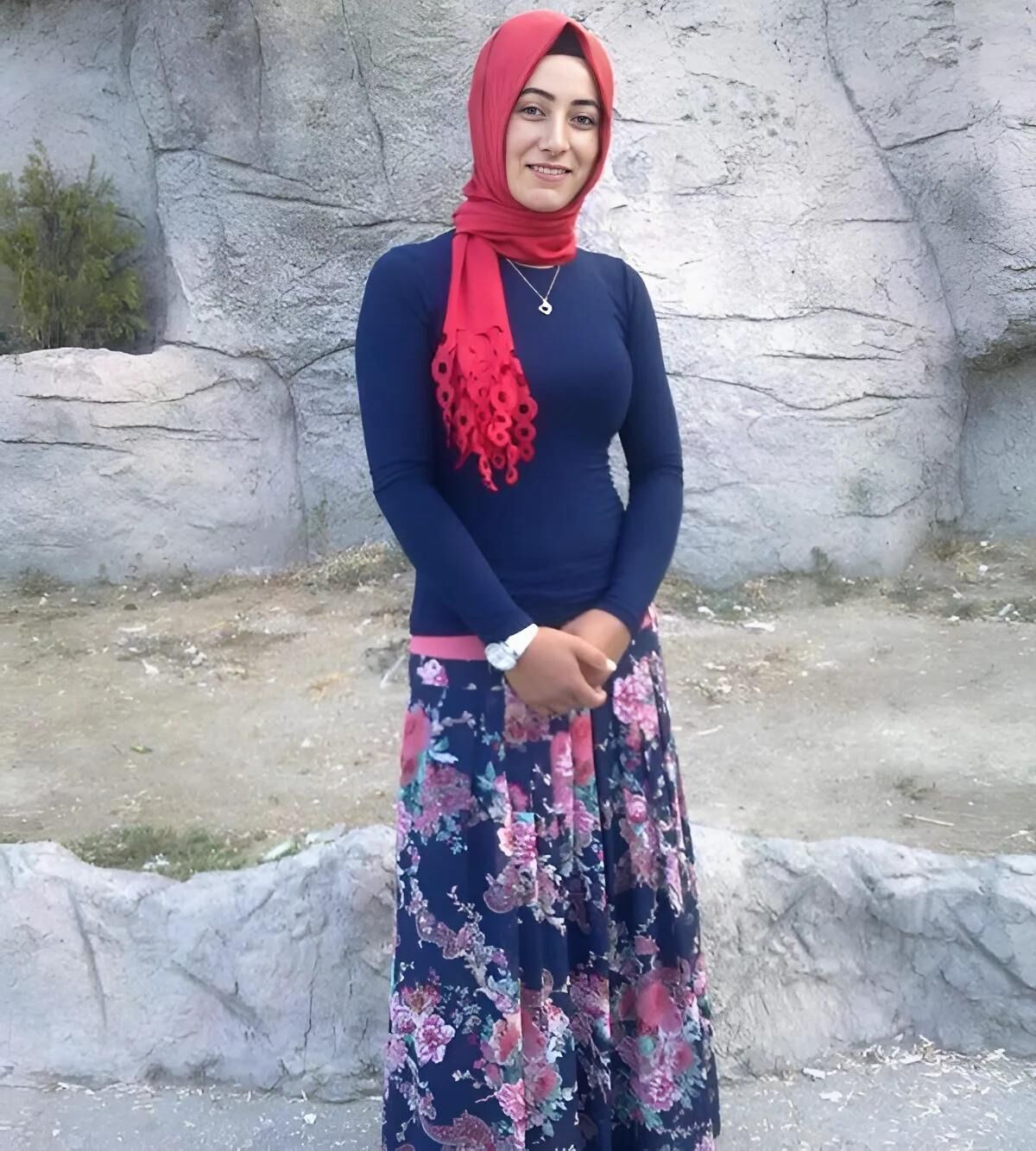 VINTAGE TURKISH HIJAB SEXSI PHOTO 