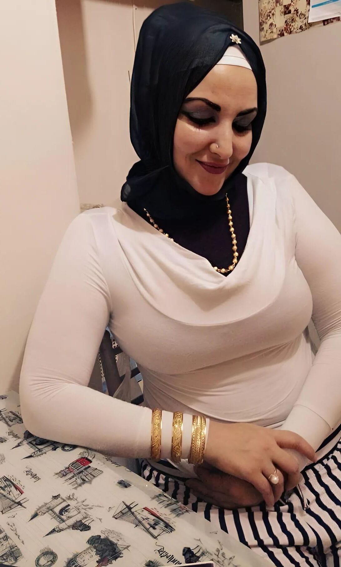 VINTAGE TURKISH HIJAB SEXSI PHOTO 