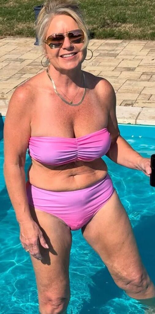 Sexy Mature nnude