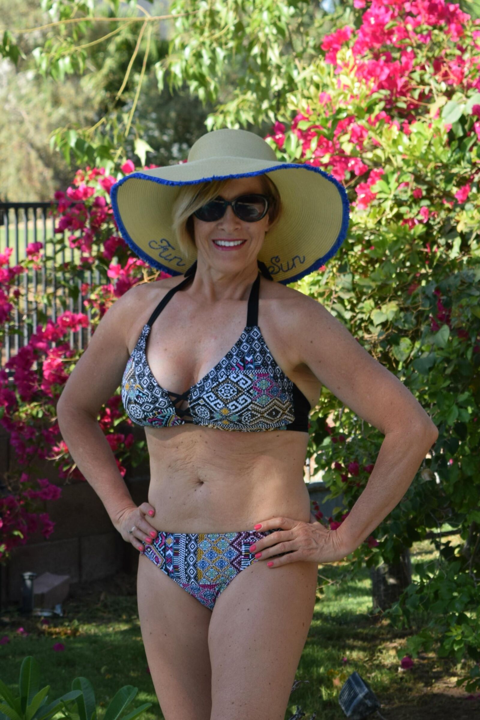 Gilf Blonde Blogger