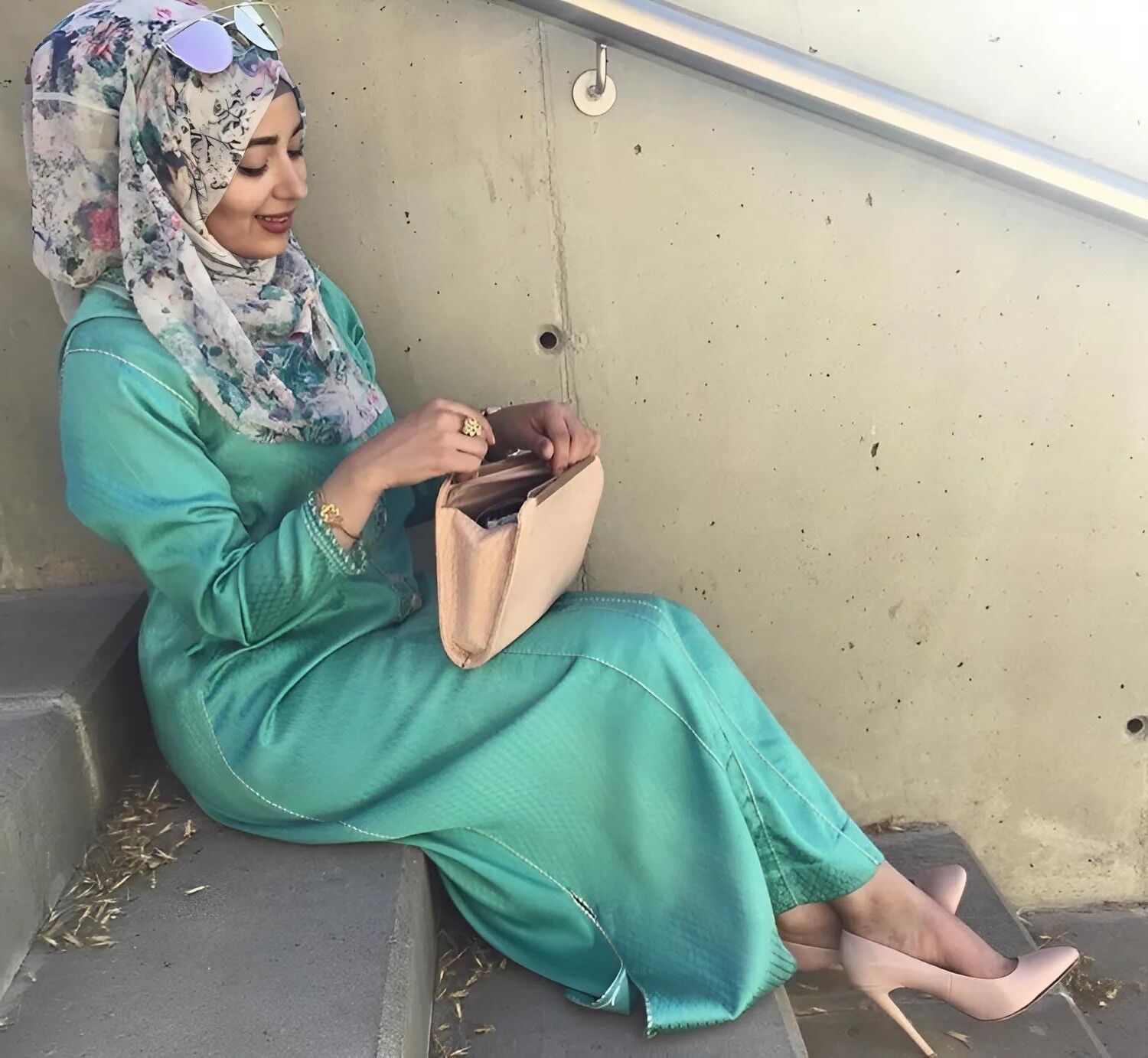 VINTAGE TURKISH HIJAB SEXSI PHOTO 