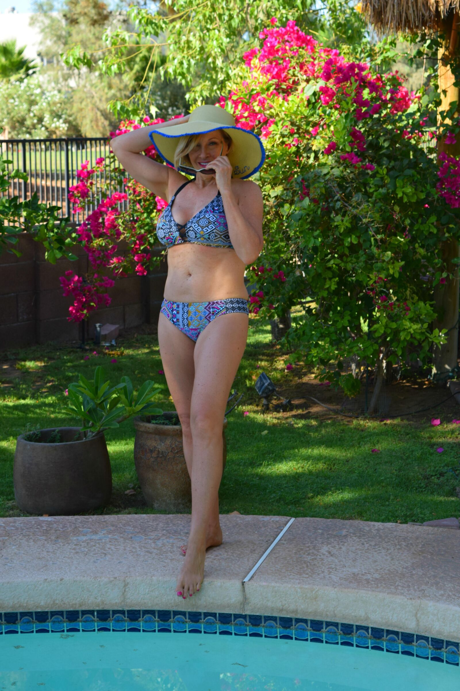 Gilf Blonde Blogger