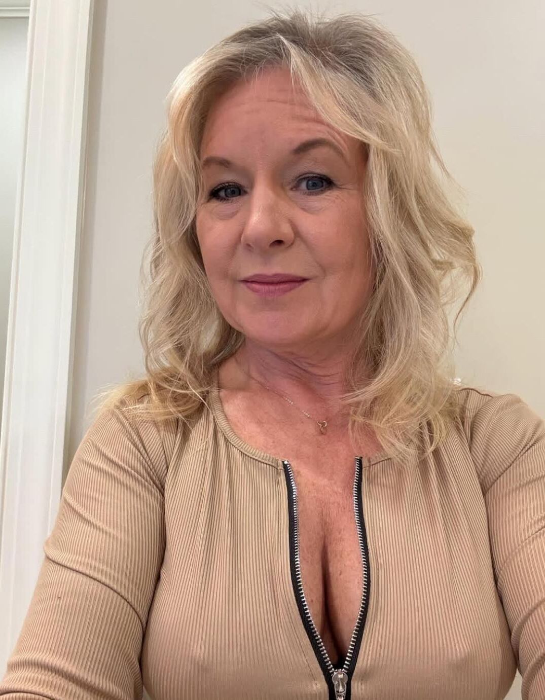Sexy Mature nnude