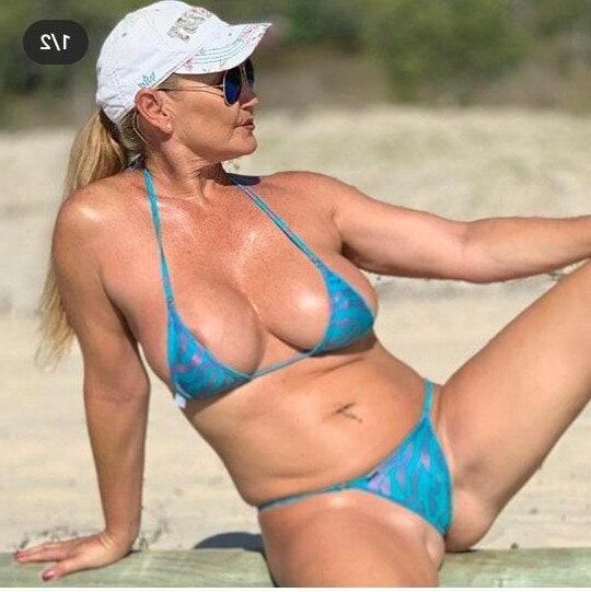 Milfs and mothers 