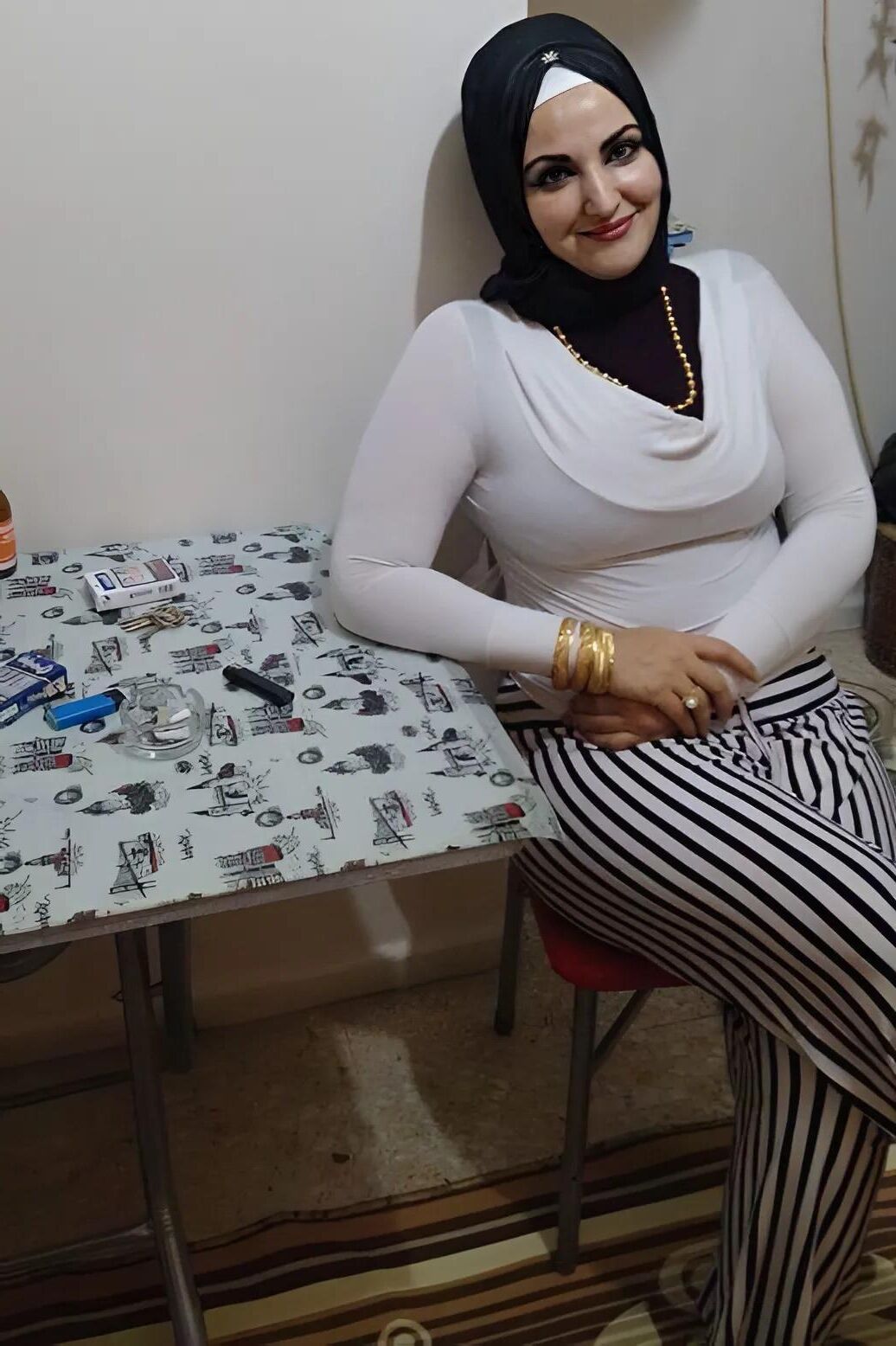 VINTAGE TURKISH HIJAB SEXSI PHOTO 