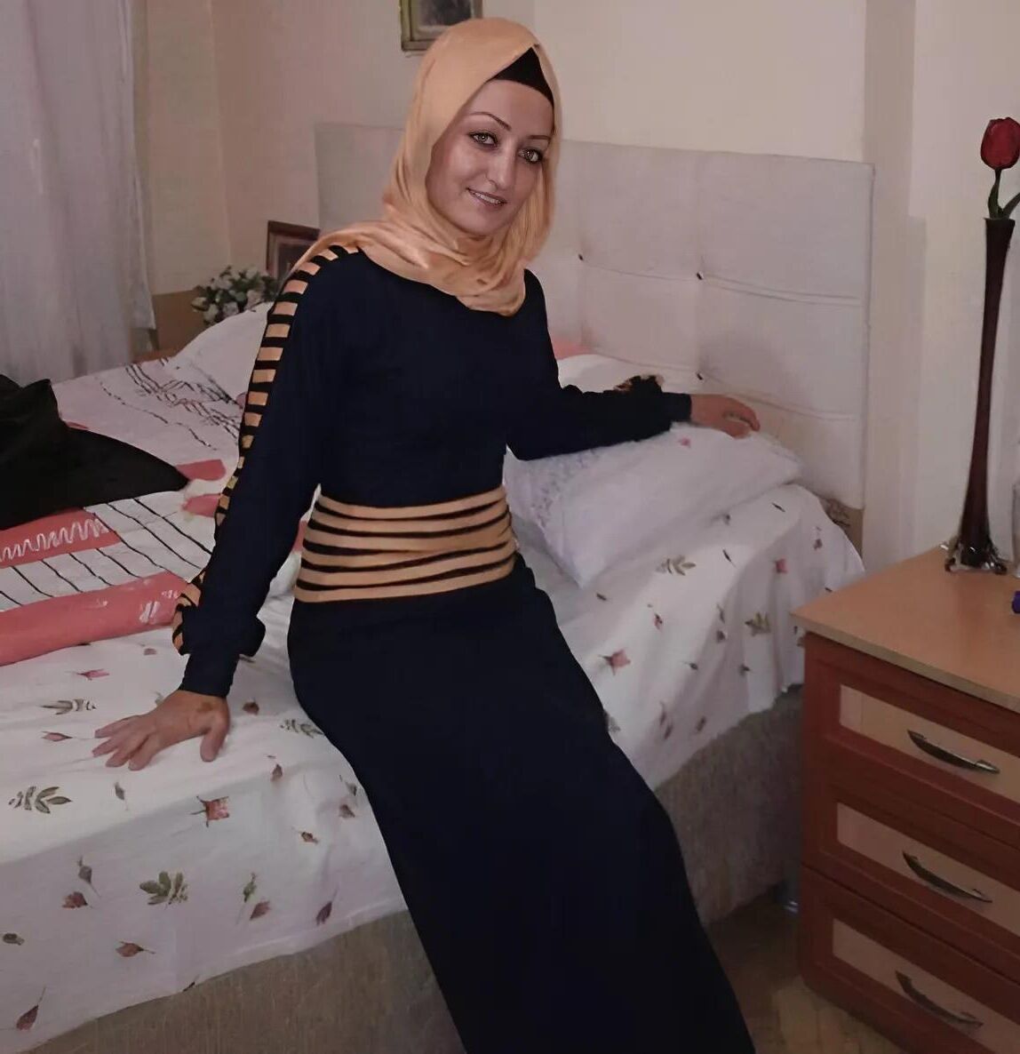 VINTAGE TURKISH HIJAB SEXSI PHOTO 