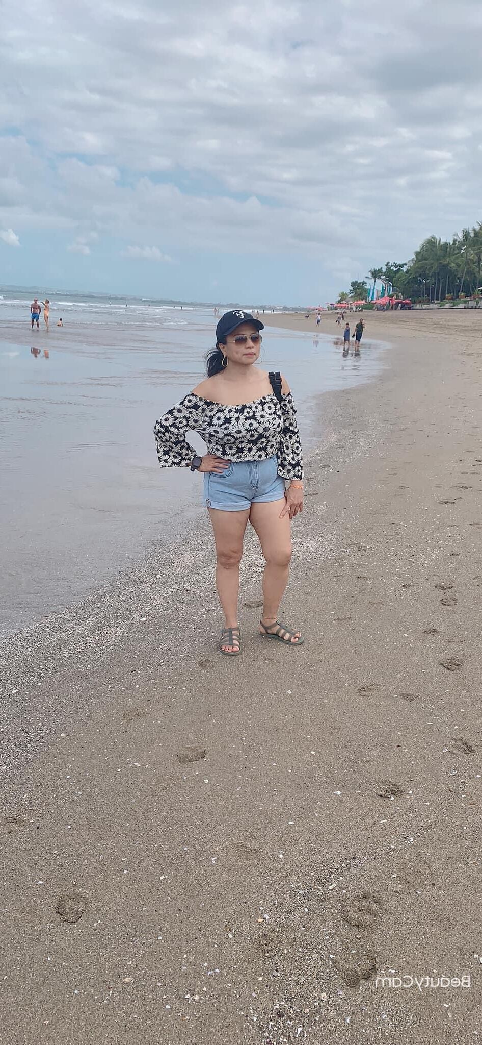 big boobs Indonesian milf slut Ratna