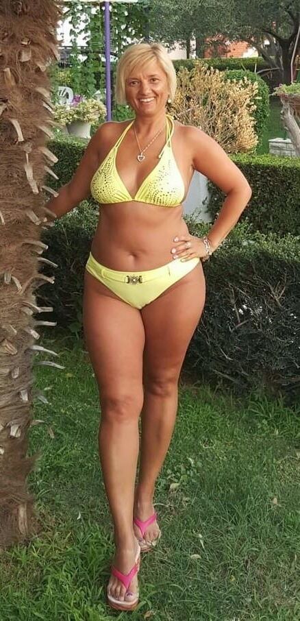 MILF Granny Swimmsuit Bikini