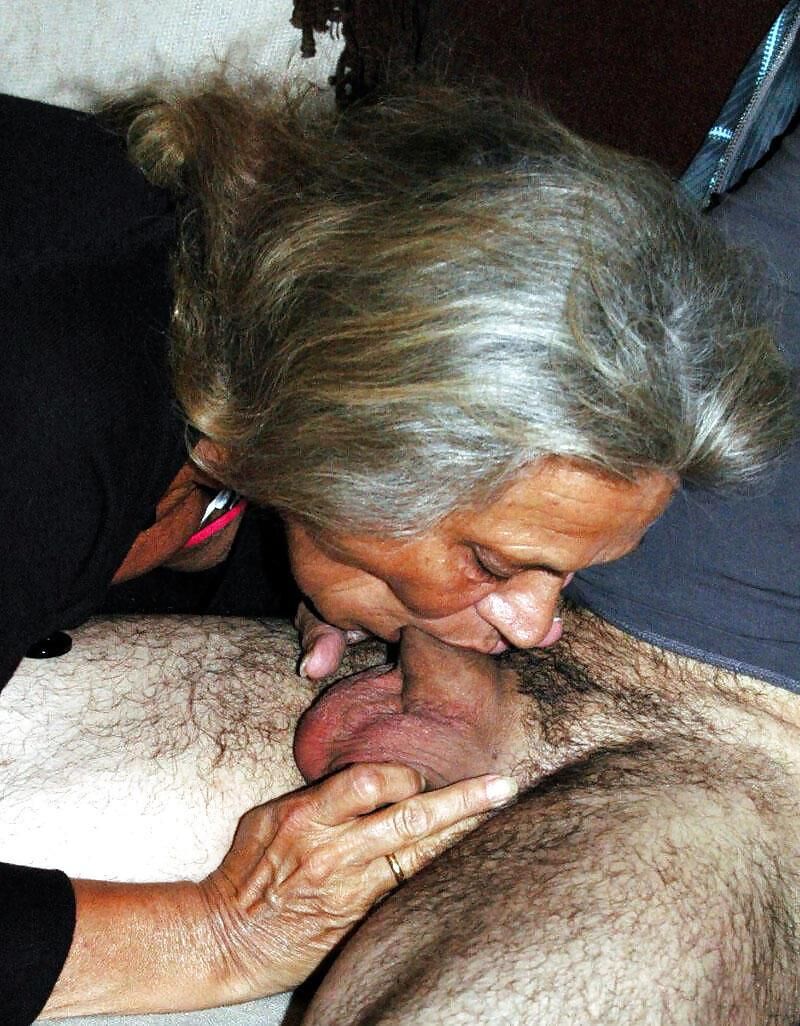 La grand-mère aime toujours me voir le jour des mères