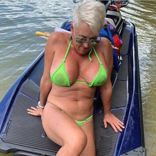 MILF Granny Swimmsuit Bikini