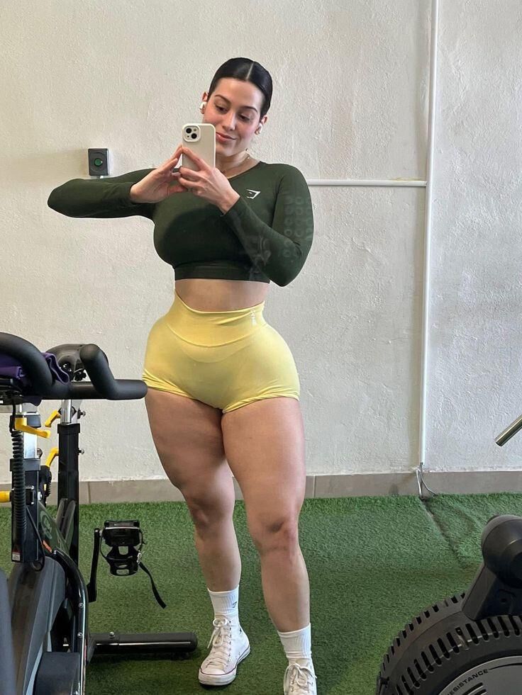 P interesse em foco na beleza no thicc