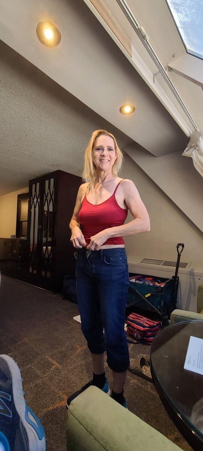 Linda esposa madura com grandes mamas flácidas